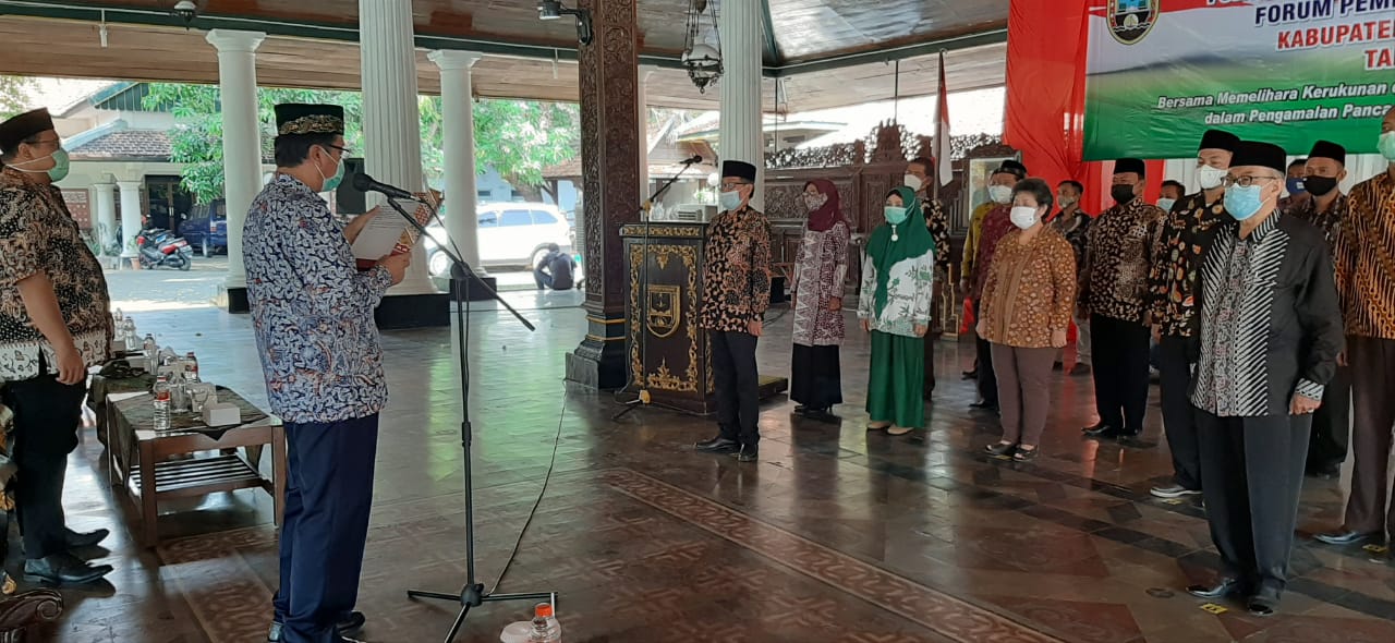 JANJI: Bupati Rembang DIdampingi Wakil Bupati Rembang Mengukuhkan Pengurus FKUB dan FPK Rembang