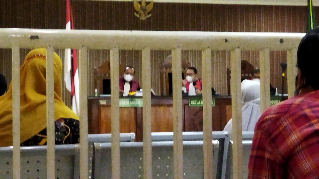 KEADILAN: Majlis Hakim Sedang Memimpin Jalannya Persidangan